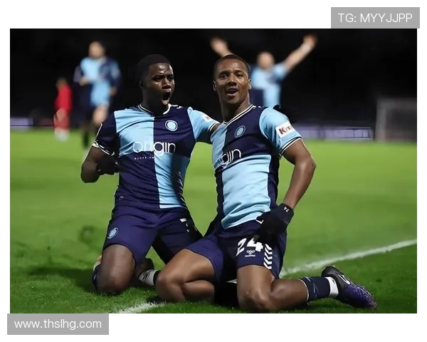 吉灵汉姆与克劳利的激烈对决谁能在这场较量中胜出